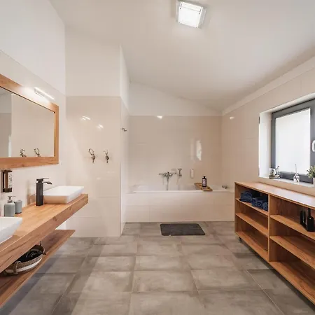 Bergherzerl Im Chiemgau Mit Sommerpool, Whirlpool, Sauna Und Eingezäuntem Garten Inzell